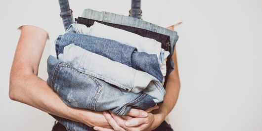 6 metode prin care să îți reutilizezi blugii. Nu arunca perechea de pantaloni preferată și apelează la o transformare