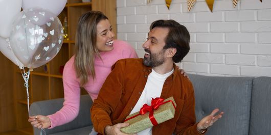 Mesaje speciale pentru iubit de ziua lui. Cele mai frumoase moduri prin care să-ţi surprinzi partenerul