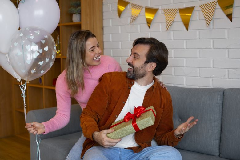 Mesaje speciale pentru iubit de ziua lui. Cele mai frumoase moduri prin care să-ţi surprinzi partenerul