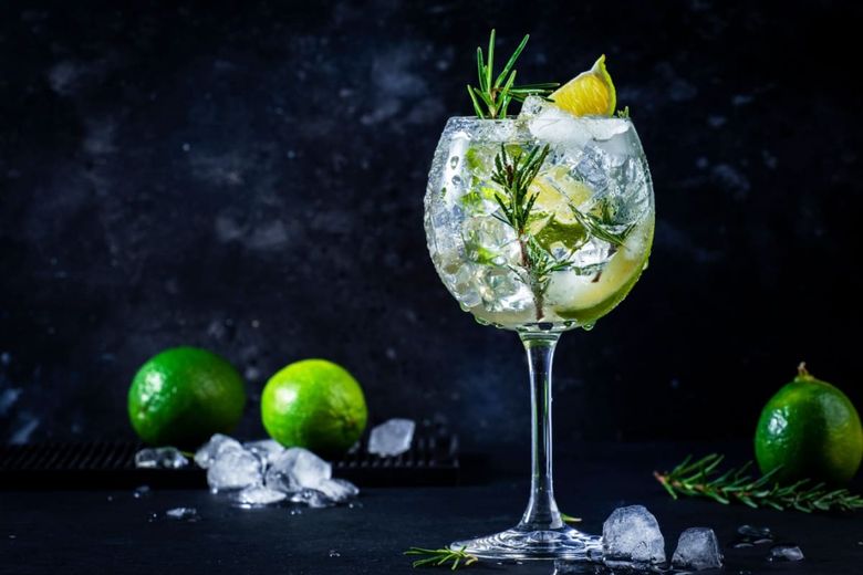 Ginul tonic: top 5 moduri de preparare și cum trebuie servit corect Ginul tonic: top 5 moduri de preparare și cum trebuie servit corect