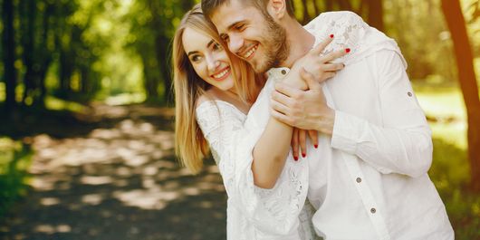 7 lucruri pe care fiecare cuplu ar trebui să le facă în fiecare an