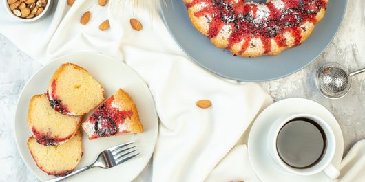 Chec cu gem de fructe. Ideal pentru orele de dimineață sau după-amiază!