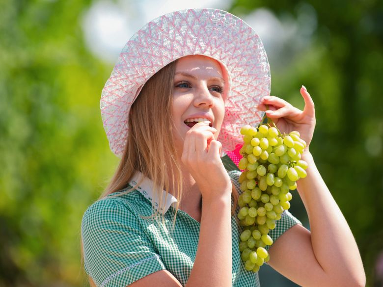 Strugurii îngrașă Strugurii îngrașă? Ce spun nutriționiștii, când e cel mai bine să-i consumi și cum