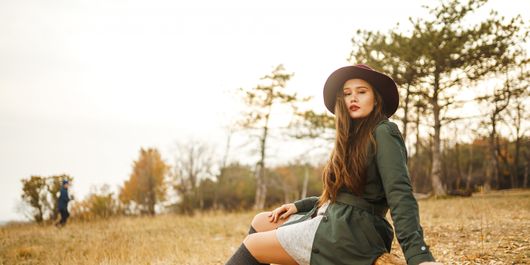 5 ținute de toamnă în care să porți cizmele cowboy. Iată cum poți avea o ținută elegantă fără efort