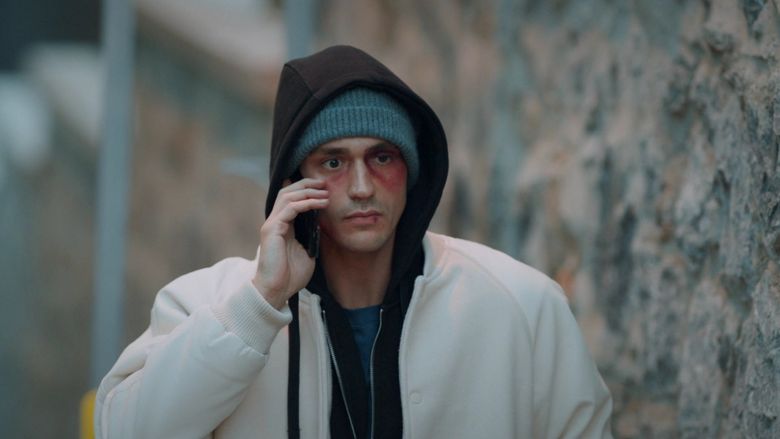 În această seară, în serialul ”Inimă rebelă”, difuzat de la ora 20:00, la Kanal D,  Rüzgar, „vânat” de familia Soysalan