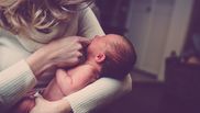 Limbajul Nonverbal: Cheia pentru a Te Conecta cu Copilul Tău înainte de Primele Cuvinte
