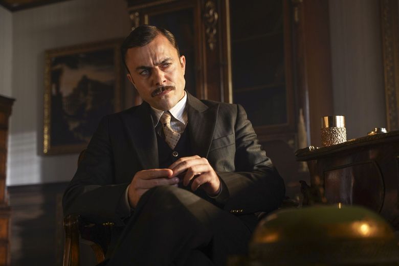 Astă seară, in serialul “Aziz”, Kenan vrea să distrugă familia Payidar