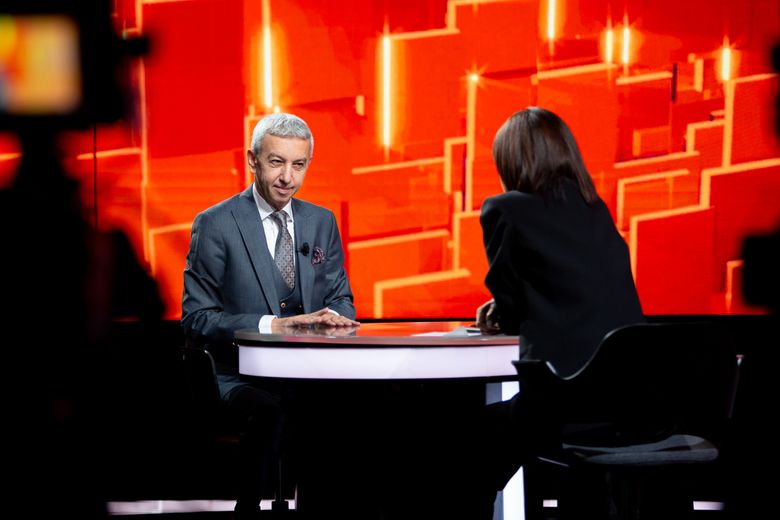 Dan Diaconescu, invitat duminică la "40 de întrebări cu Denise Rifai" Dan Diaconescu, invitat duminică la "40 de întrebări cu Denise Rifai"