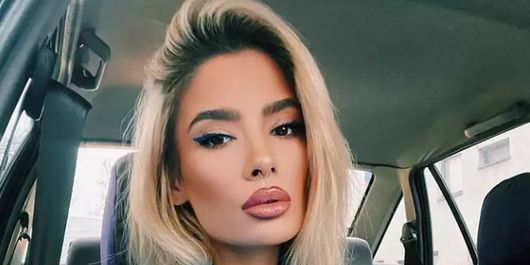 Cine este Călina Dumitrescu, fiica Catincăi Roman. „Peste cinci ani, mă văd pe scenă, cu o carieră. Iar pe mama, lângă mine sau în primul rând, acolo.”