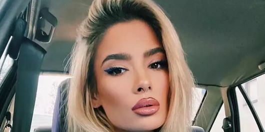 Cine este Călina Dumitrescu, fiica Catincăi Roman. „Peste cinci ani, mă văd pe scenă, cu o carieră. Iar pe mama, lângă mine sau în primul rând, acolo.”