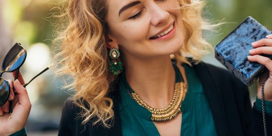 Top 5 moduri de a purta accesoriile dorite la ținuta preferată