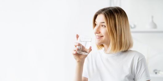 8 arome naturale pe care să le adaugi în apă și beneficiile acestora
