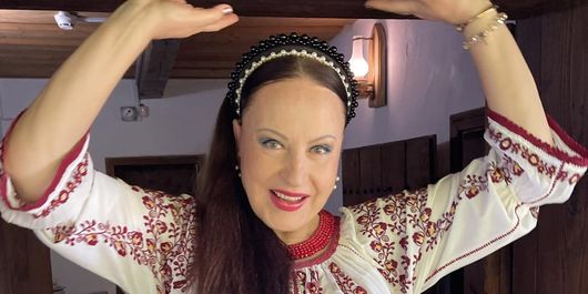 Cine este Maria Dragomiroiu. „Un copil de la țară care nu văzuse lumină, că noi nu aveam, eram la lampă.”