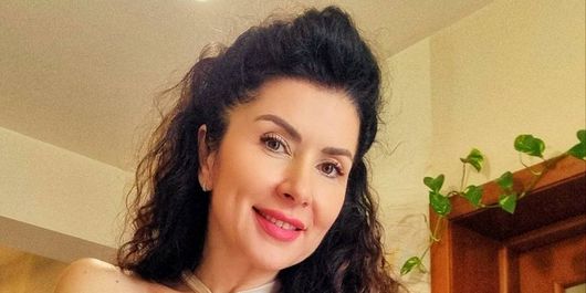 Cine este Carmen Brumă. „Conturile de pe rețelele de socializare sunt exact ca nişte posturi de televiziune. Nu-ţi place postul meu, schimbi pe altul.”