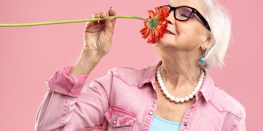 5 piese vestimentare esențiale, pentru femeile cu vârsta de peste 50 de ani