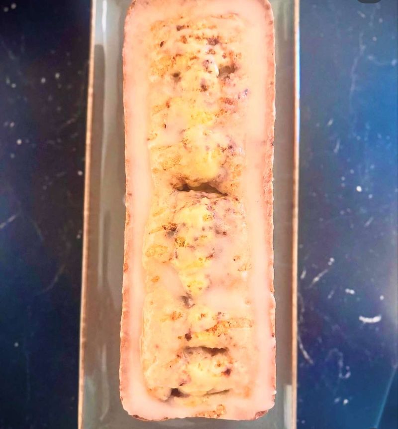 Chec cu măr și glazură de lămâie