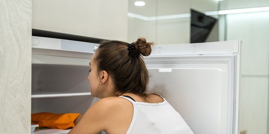 De ce trebuie să îți dezgheți congelatorul de două ori pe an și cum să o faci într-un mod corect