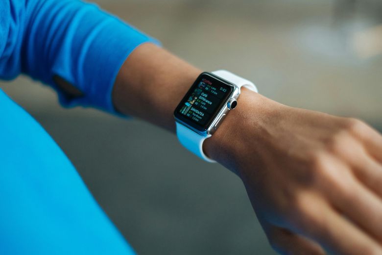 Accesorii smart pentru bărbați și femei pentru un look modern și relaxat 