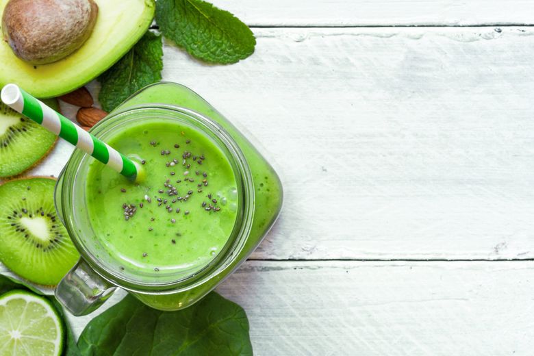 3 combinații de smoothie-uri verzi, perfecte pentru primăvară
