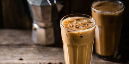Ce se adaugă în cafeaua cu gheață, pentru un gust spectaculos