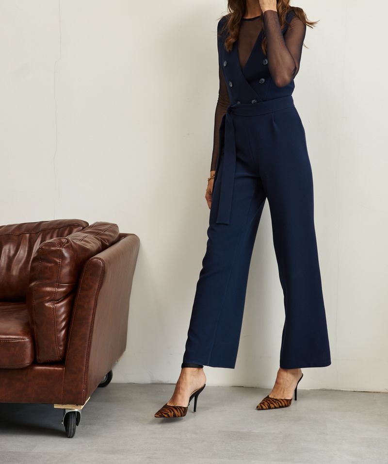 5 ținute elegante pentru luna mai, perfecte pentru birou și întâlniri de afaceri