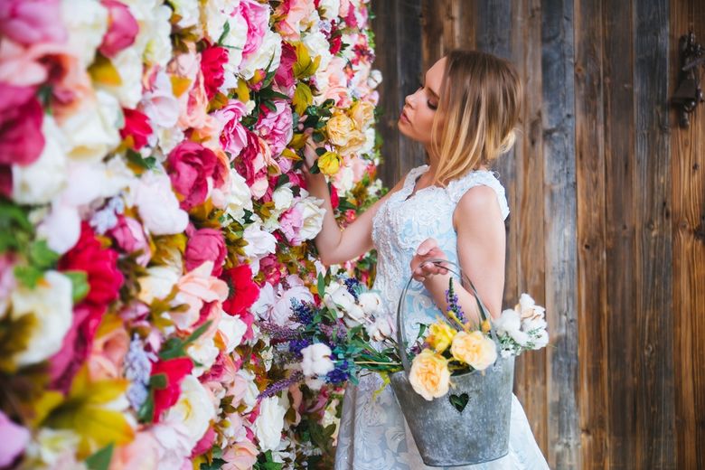 Cum să creezi un perete floral spectaculos care nu are nevoie de apă niciodată? Cum să creezi un perete floral spectaculos care nu are nevoie de apă niciodată?