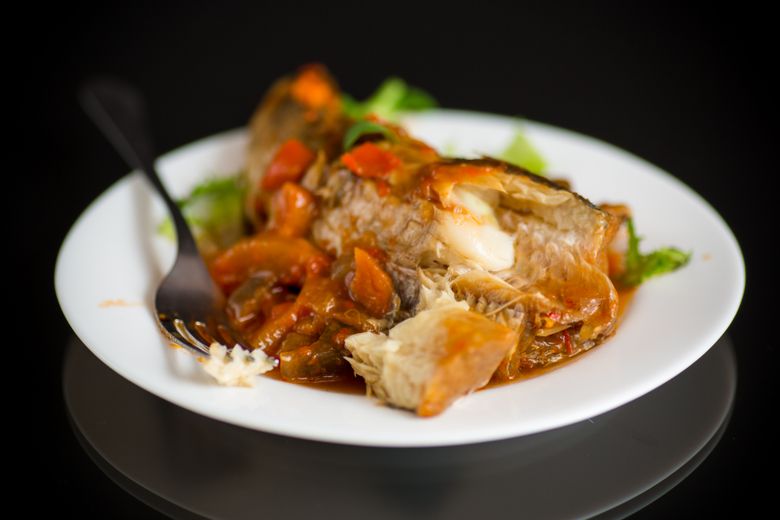 Cum gătești acasă saramura de pește ca pescarii din Deltă și de pe litoral