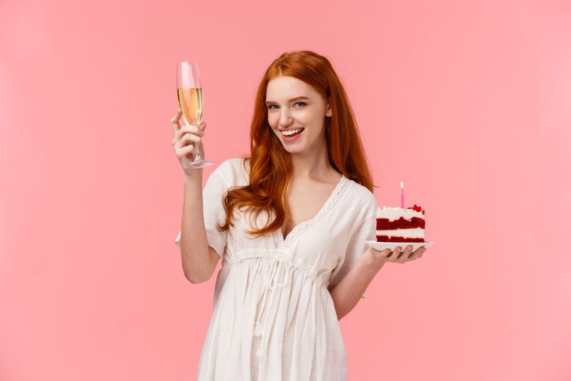 Tort aniversar, în funcție de semnul tău zodiacal. Cum trebuie să decorezi acest desert