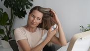 6 metode de îngrijire pentru părul tău, perfecte pentru temperaturile ridicate de vară 