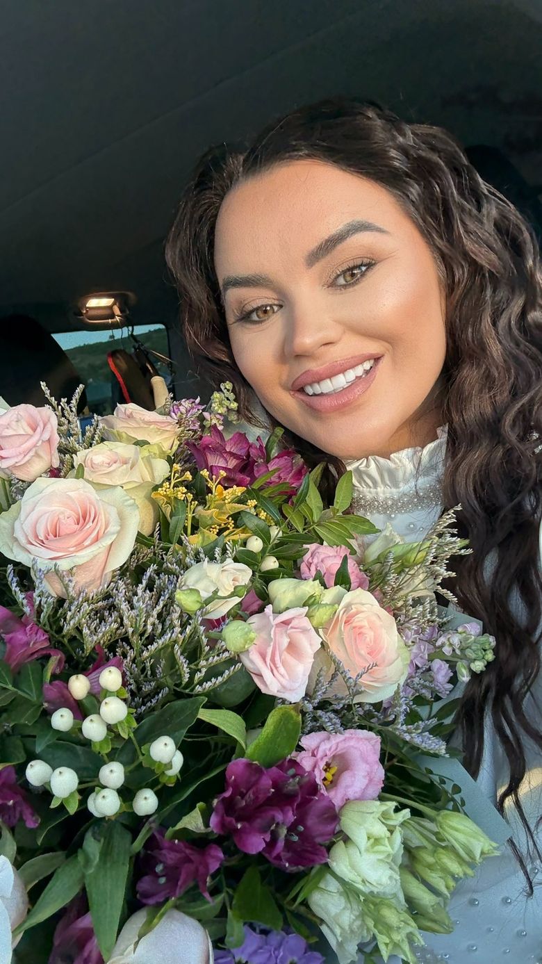 Cine este Carmen de la Sălciua. „Tot ce mă bucur e că am fost acea generație a văzut şi a văzut şi a simțit Sărbătorile.”