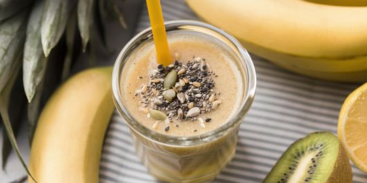 7 idei delicioase de smoothie-uri cu banane. Rețete pe care le vei îndrăgi în sezonul cald