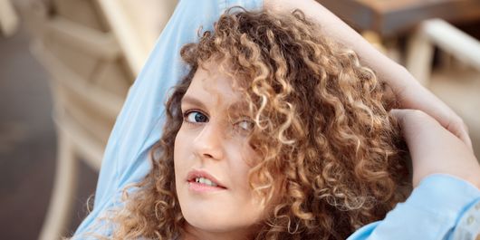 Regulile de aur de care trebuie să țină cont fiecare femeie cu păr creț