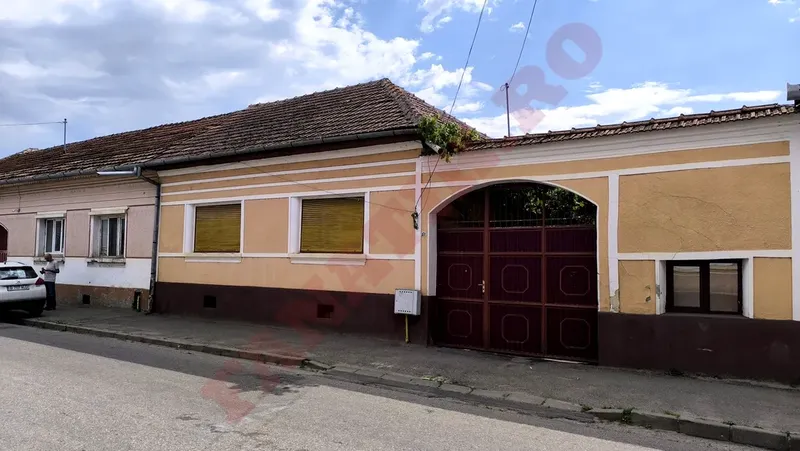 Casa tatălui lui Nicușor Dan