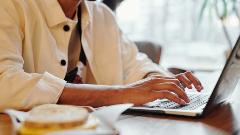 Cazinourile online: ce beneficii pot apărea și cum să le abordezi responsabil&nbsp;