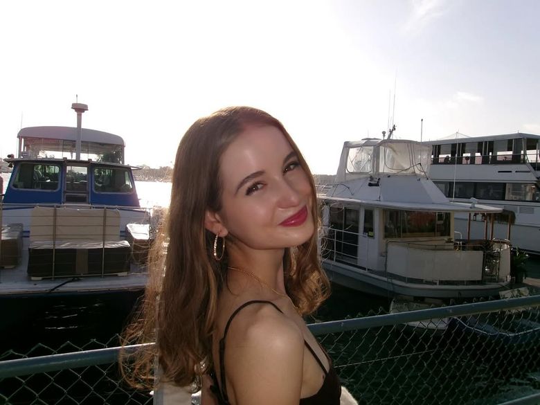 Cine este Irina Columbeanu. „Știu că unii oameni cred că e responsabilitatea mamei mele, numai că eu cred că e a mea, pentru că eu sunt fiica lui și îl iubesc foarte mult.”