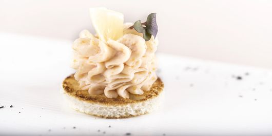 Ce trebuie să adaugi în salata de icre pentru a deveni pufoasă și aerată ca la restaurant