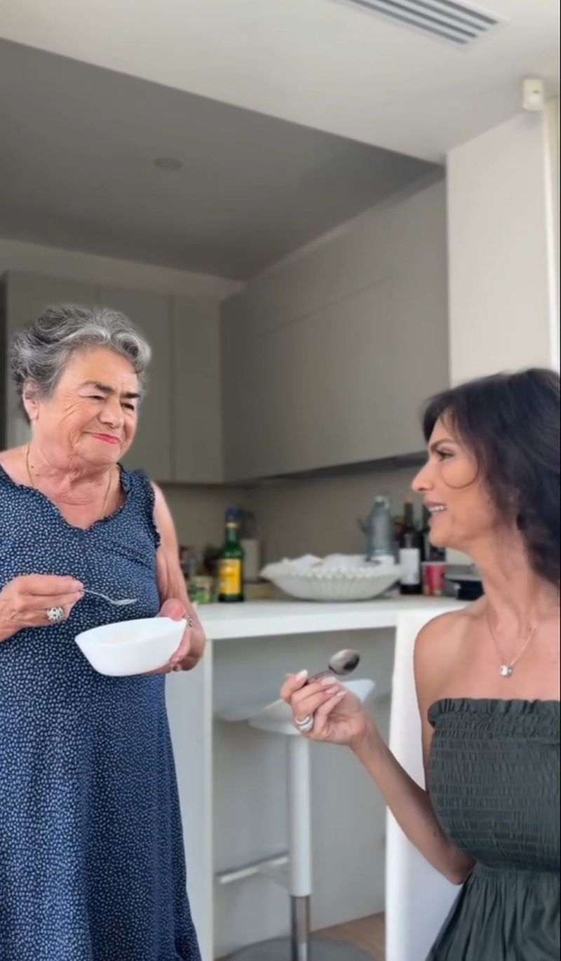 Ramona Bădescu și mama ei