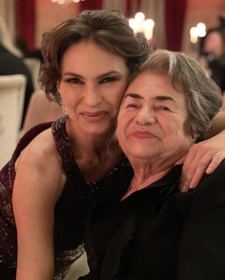 Ramona Bădescu și mama ei