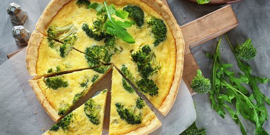 Tartă delicioasă și crocantă cu broccoli! O idee de meniu savuroasă și foarte sănătoasă pe care ar trebui să o încercați