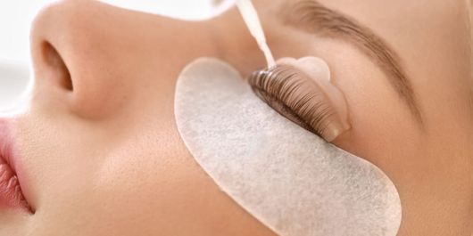 5 trucuri profesionale pentru o laminare a genelor de lungă durată
