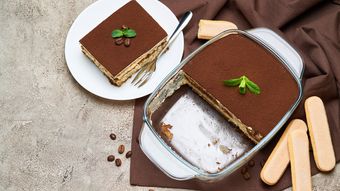 Tiramisu clasic și absolut delicios! Impresionează-ți invitații cu un clasic de zile mari