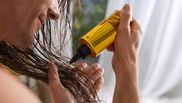 Cum se aplică uleiul de păr