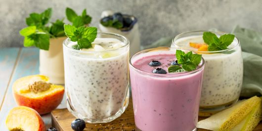 Cum faci cele mai bune smoothie-uri în această vară. 8 rețete delicioase pe care să le încerci și tu