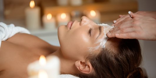 5 tipuri de tratamente faciale pe care să le încerci, în funcție de tipul pielii