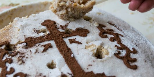 Ce se împarte, de obicei, în sfânta zi a Tăierii capului Sfântului Ioan Botezătorul? Nu uita de pâinea caldă!