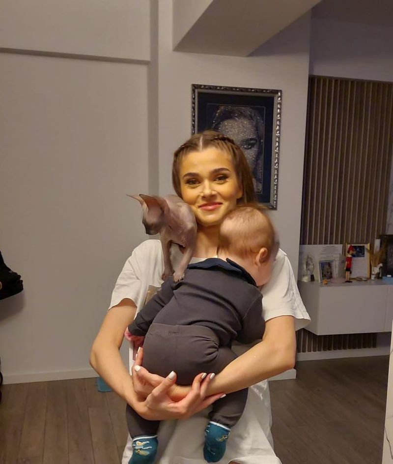 Theo Rose și fiul ei