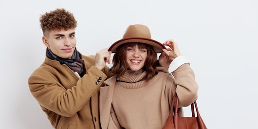 Septembrie, despre el și ea! Culorile care vă pun în valoare în această lună, atunci când aveți apariții împreună