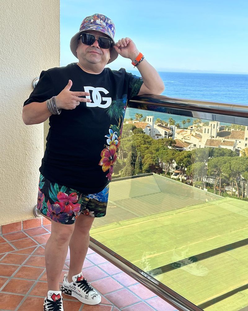 artistul adrian minune