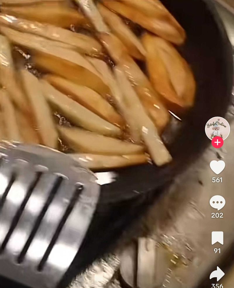 Cartofi prăjiți David Pușcaș