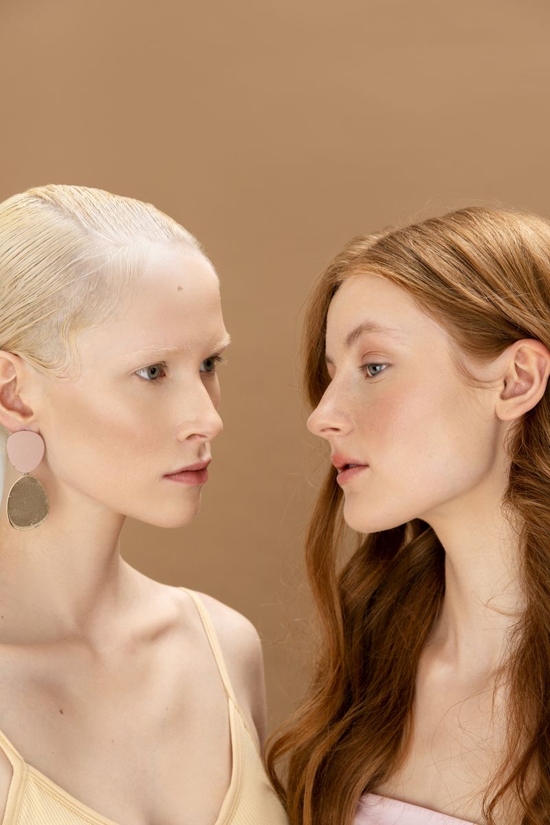 Cum descoperi care este subtonul pielii